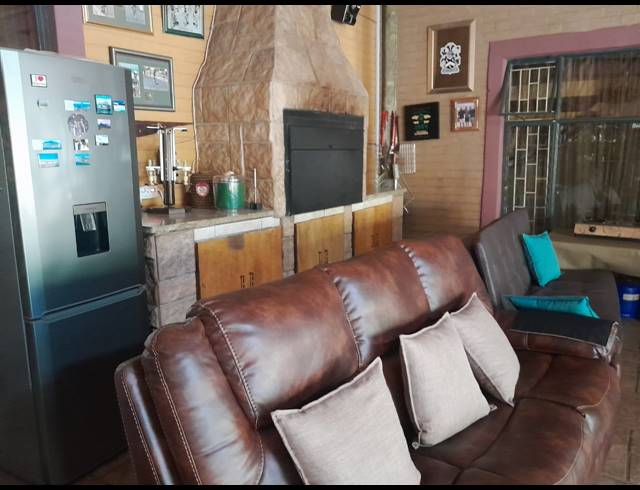 4 BEDROOM HOUSE FOR SALE IN BO-DORP